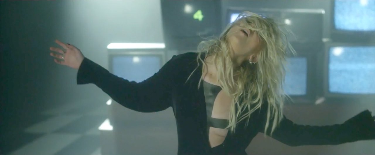 Тейлор Момсен