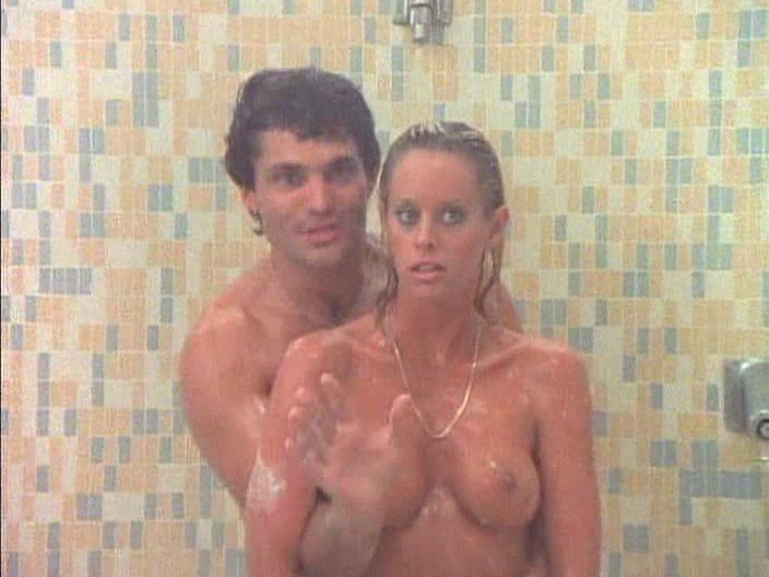 Джеки Истон