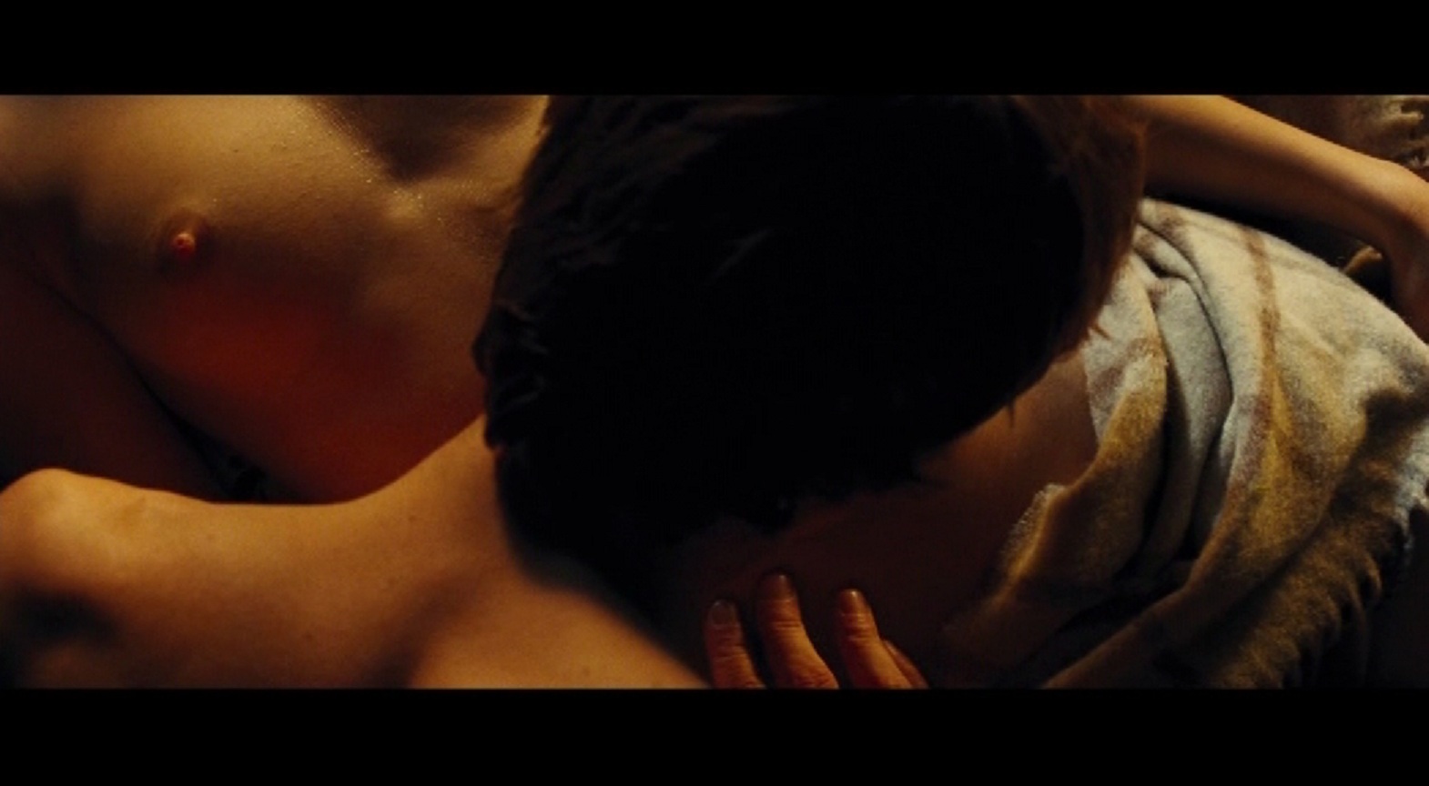 Эстер Комар