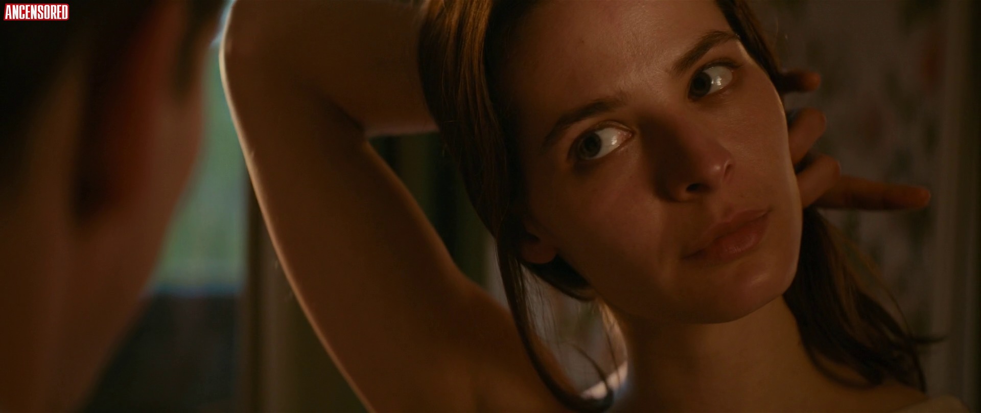 Эстер Комар