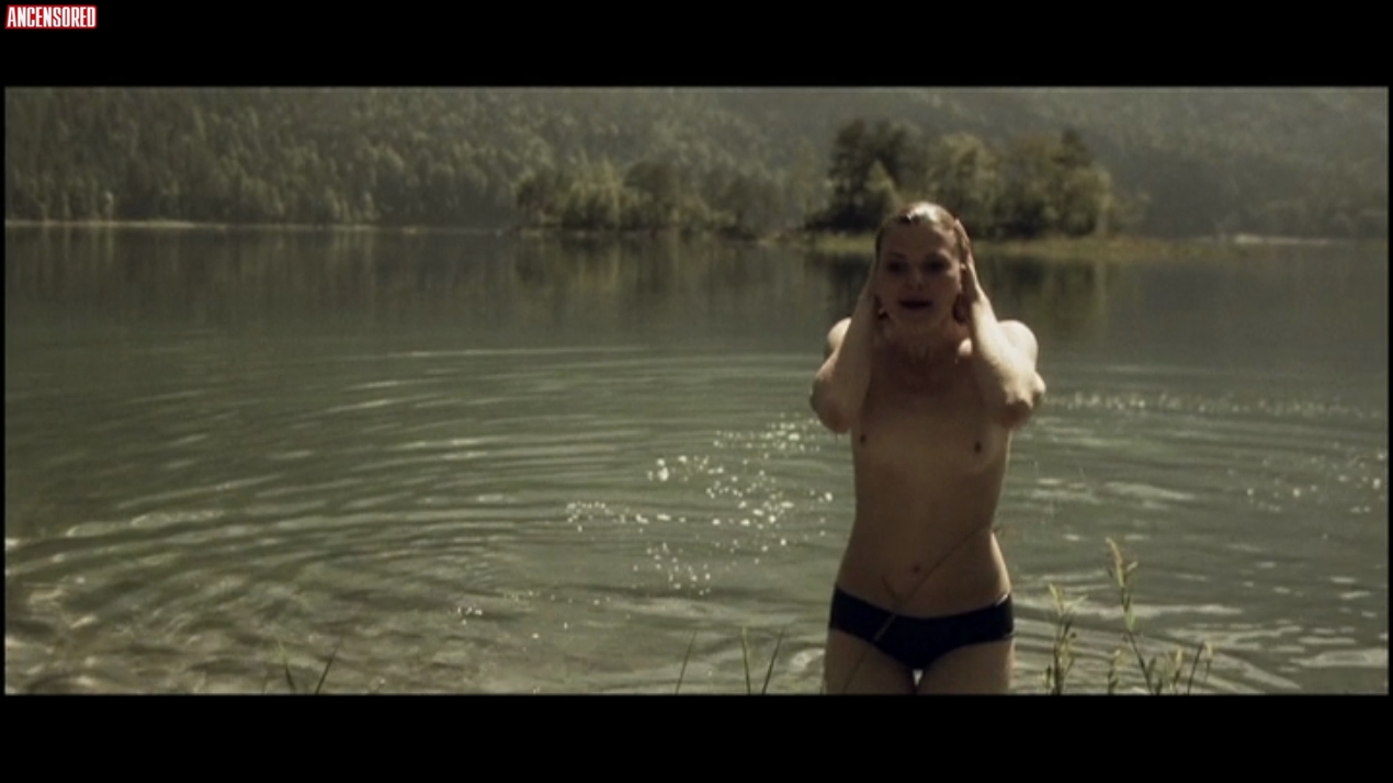 Лили Шакерт