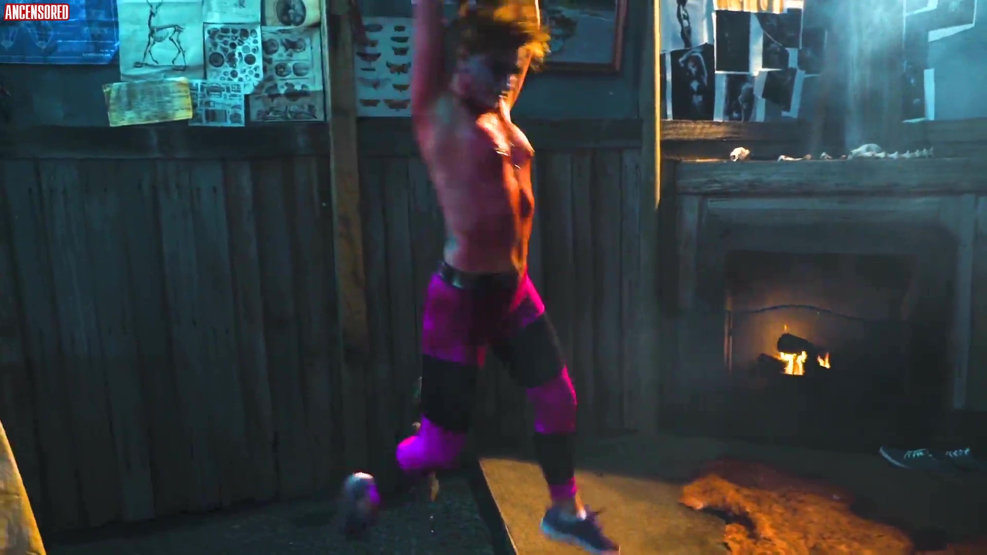 Данай Суинберн