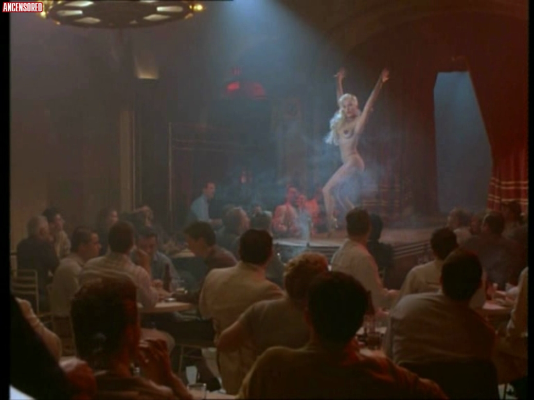 Вики Мэтьюз