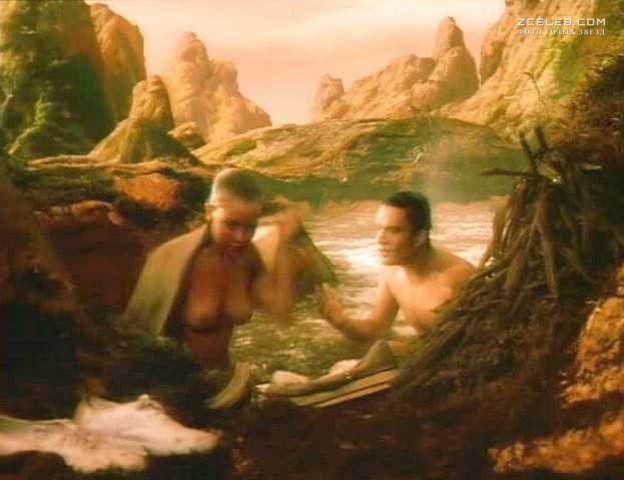 Лора Харрис