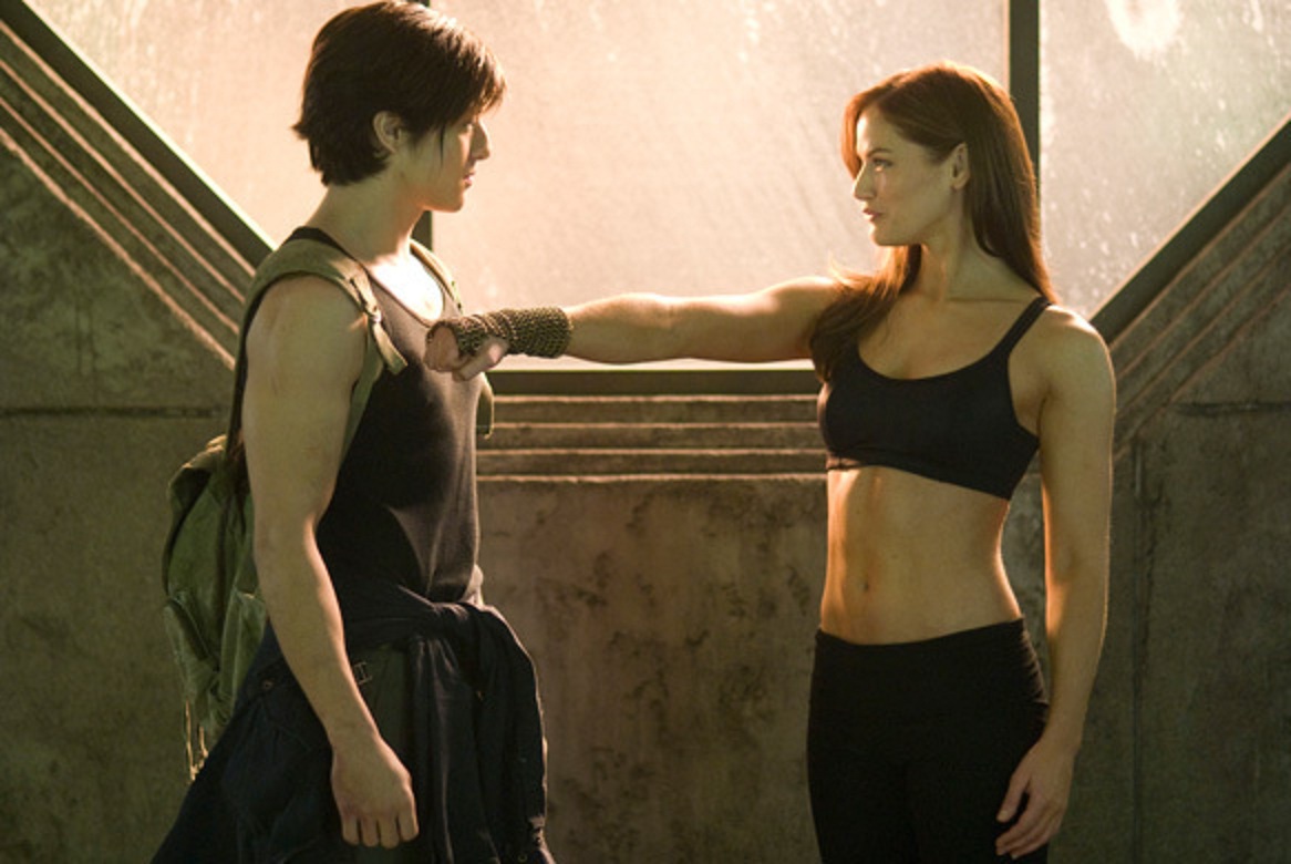 Келли Овертон