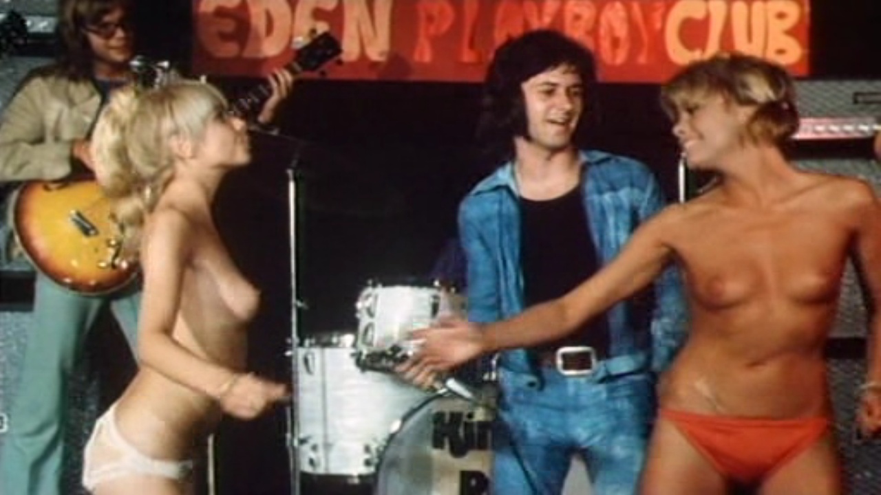 Моника Марк